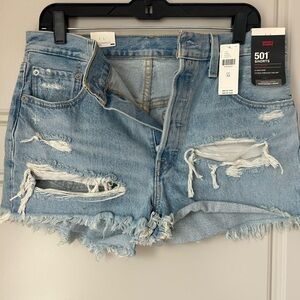 Levi 501 distressed shorts, NWT, size 32